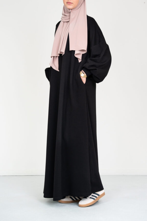 Abayah Sweater Black